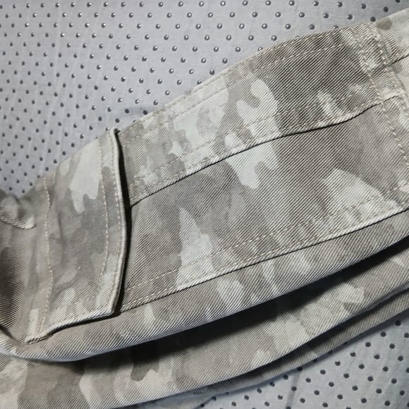 SPANX Stone Wash Camo PrintPull On Jean-ish Leggings Pants Ankle Size Small - Picture 7 of 16